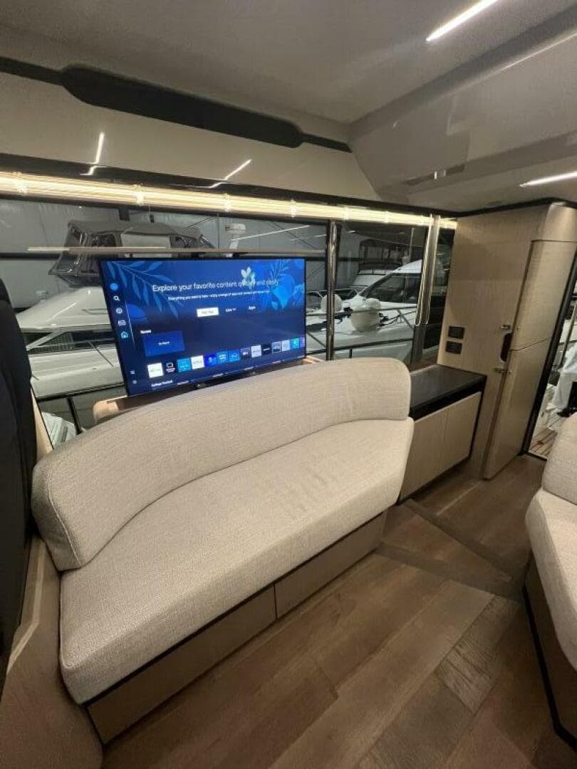 2023 Absolute 48 Navetta