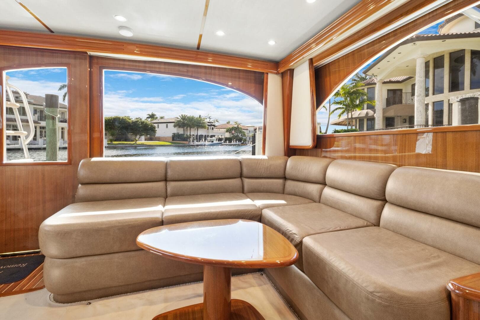 L Shape Couch Seating To Port Aft