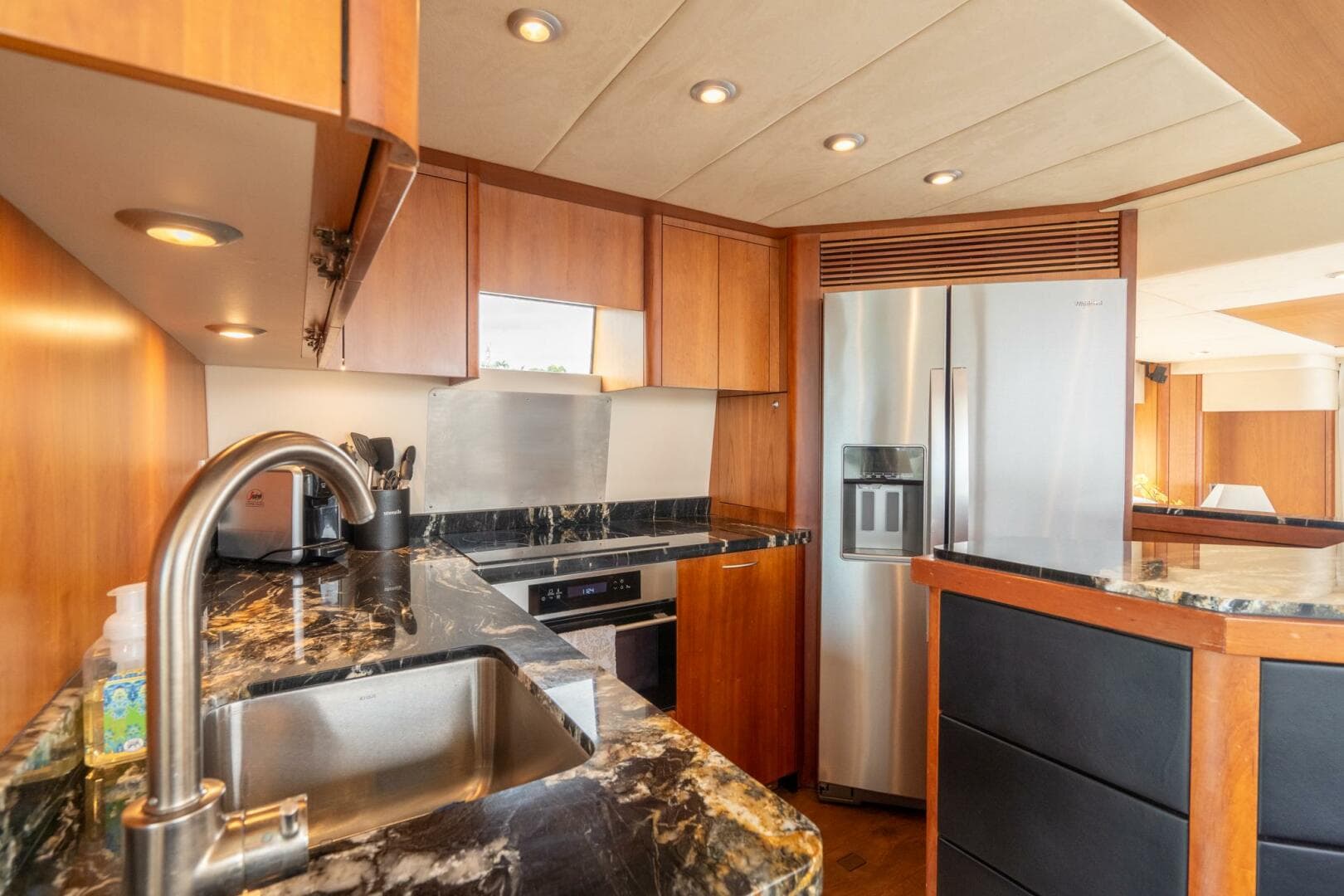 2008 Sunseeker Manhattan 70