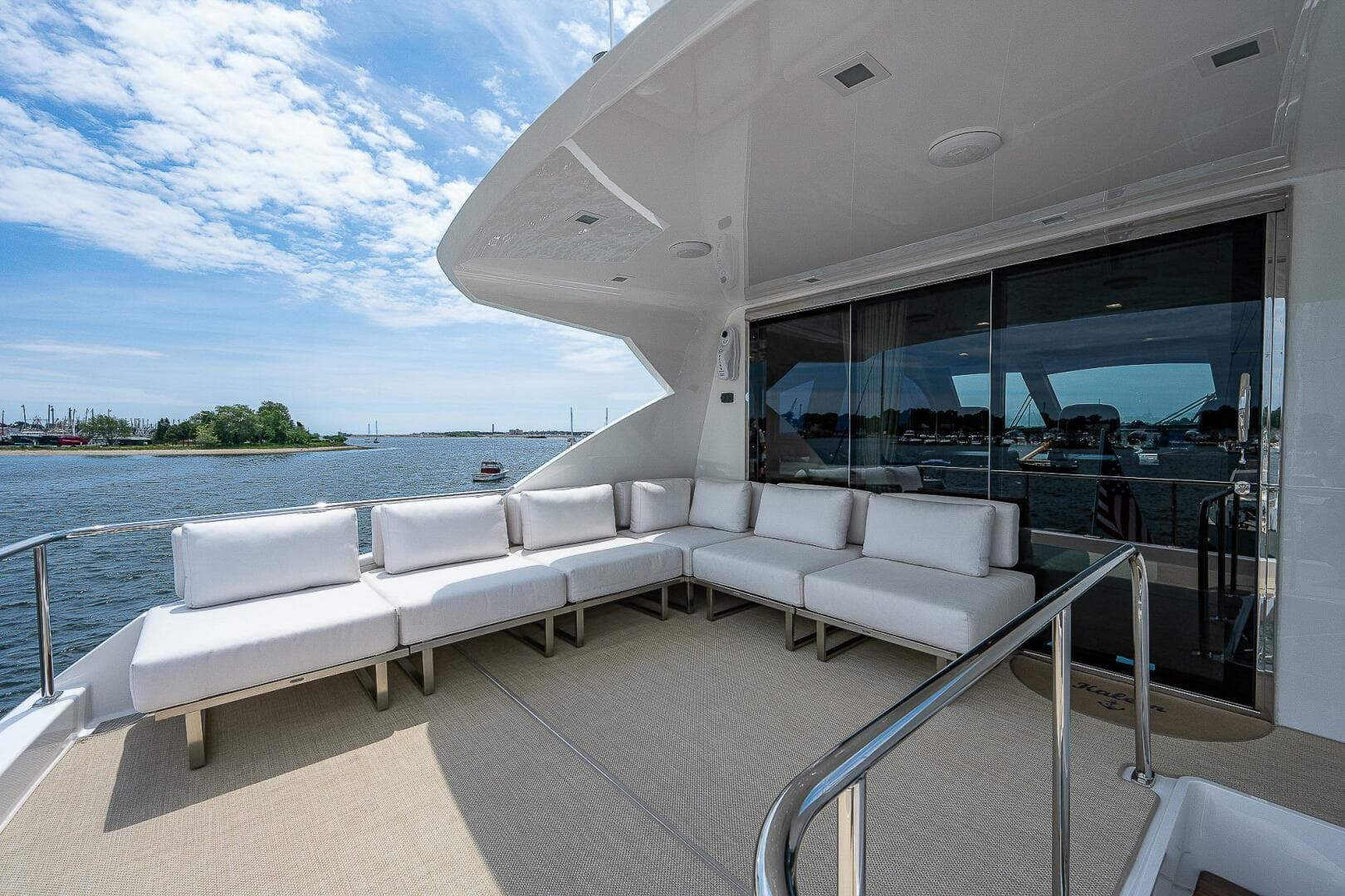 Viking 75 MIRAGE -  Flybridge Aft Deck