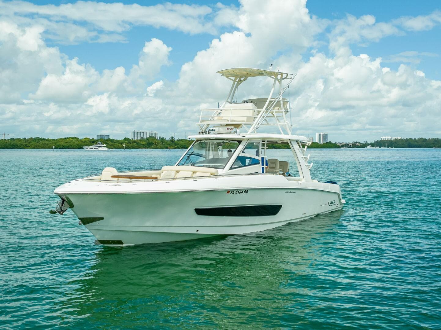 2016 Boston Whaler 
