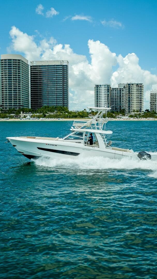 2016 Boston Whaler 