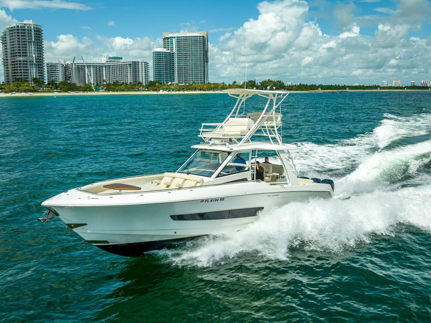 2016 Boston Whaler 