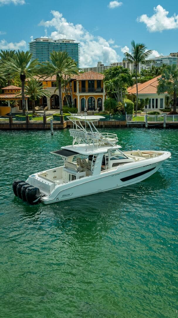 2016 Boston Whaler 