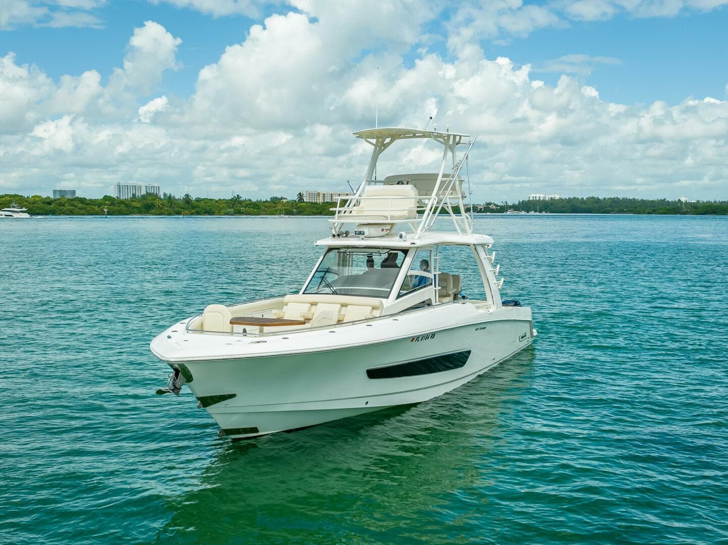 2016 Boston Whaler 