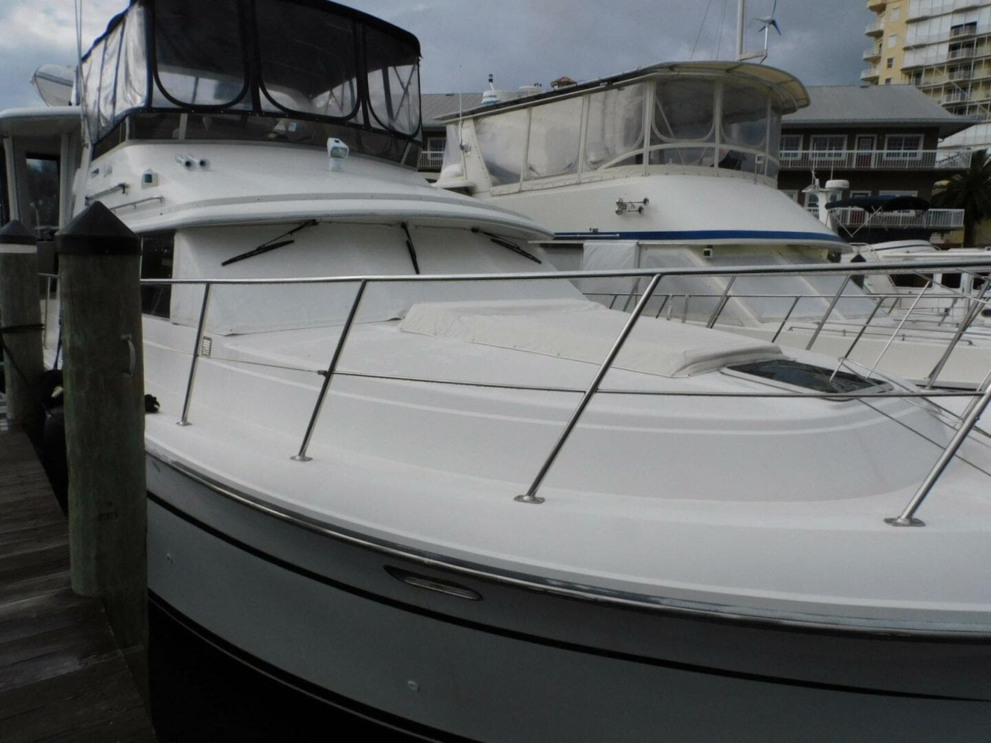 1993 Carver 445 Aft Cabin Motor Yacht