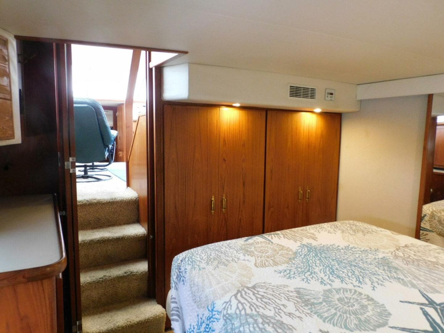 1993 Carver 445 Aft Cabin Motor Yacht