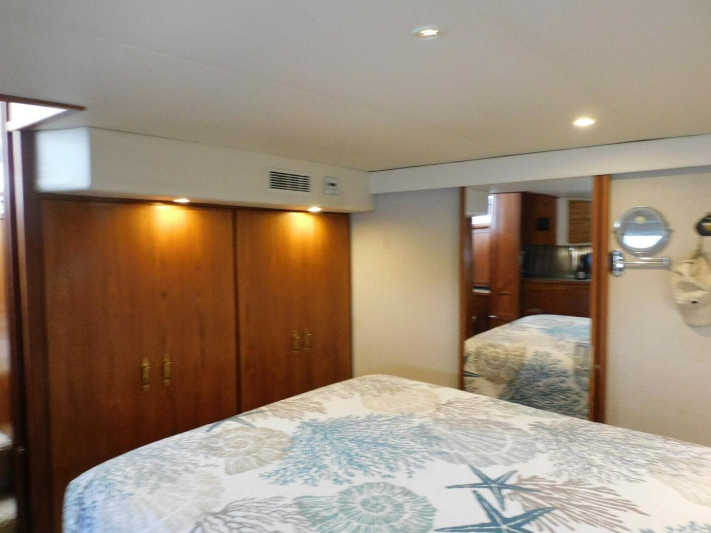 1993 Carver 445 Aft Cabin Motor Yacht