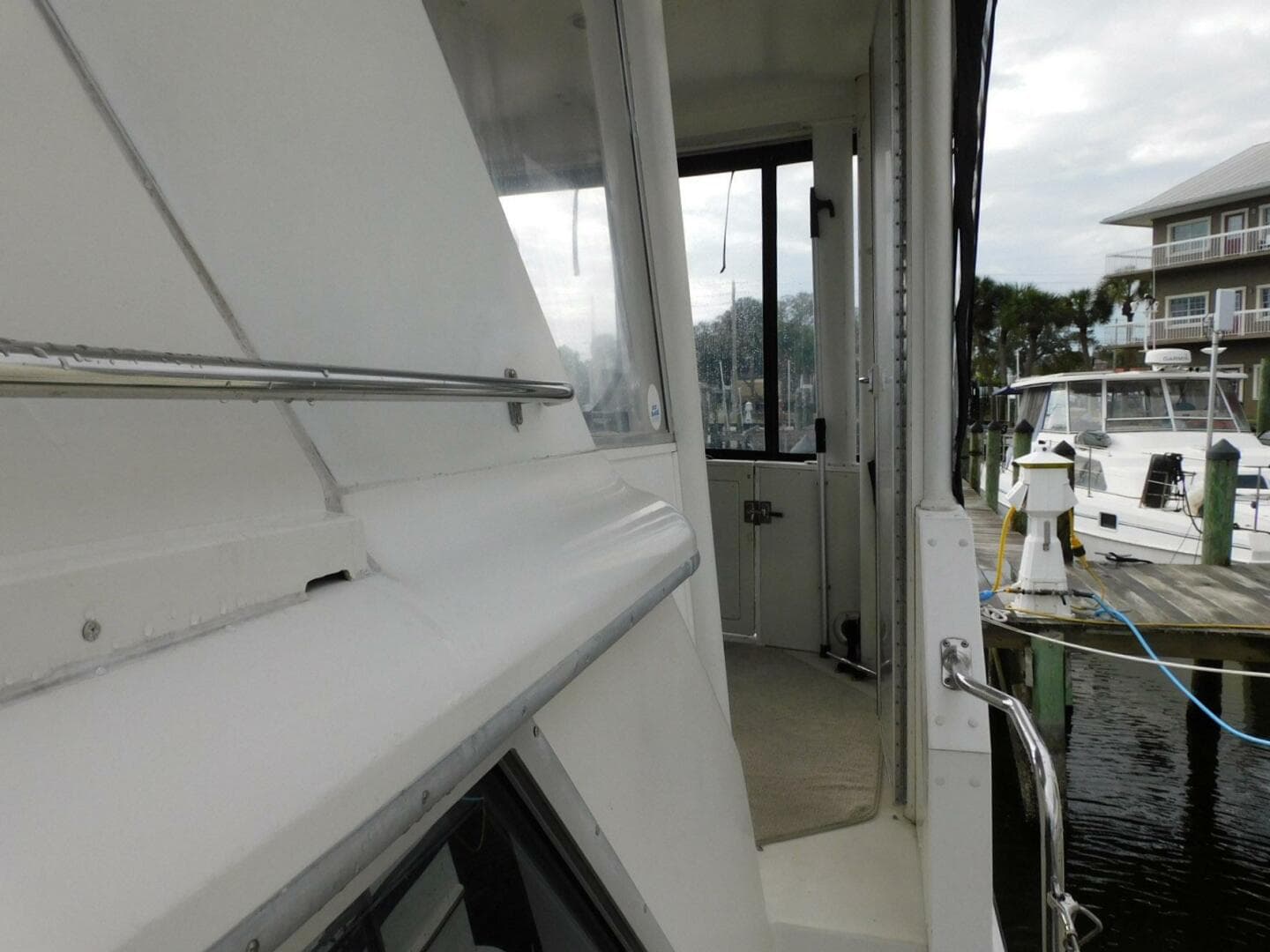 1993 Carver 445 Aft Cabin Motor Yacht
