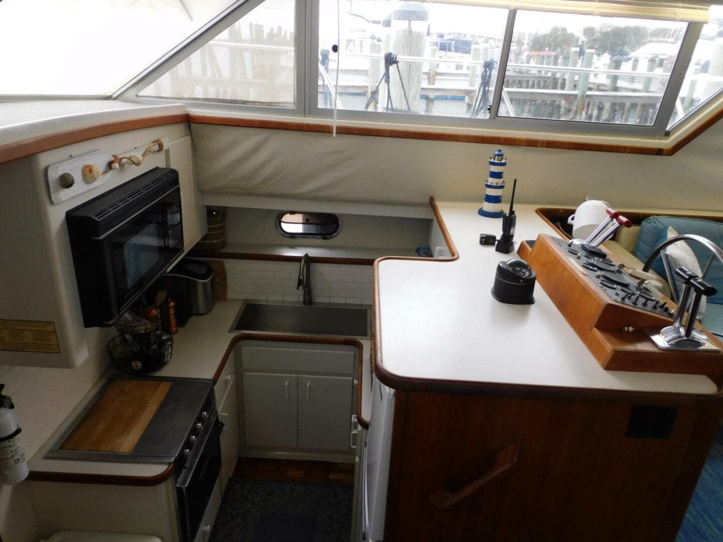 1993 Carver 445 Aft Cabin Motor Yacht