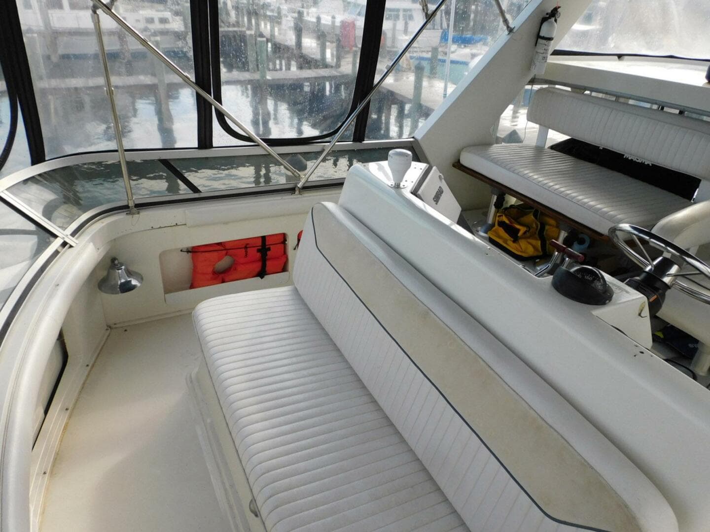 1993 Carver 445 Aft Cabin Motor Yacht