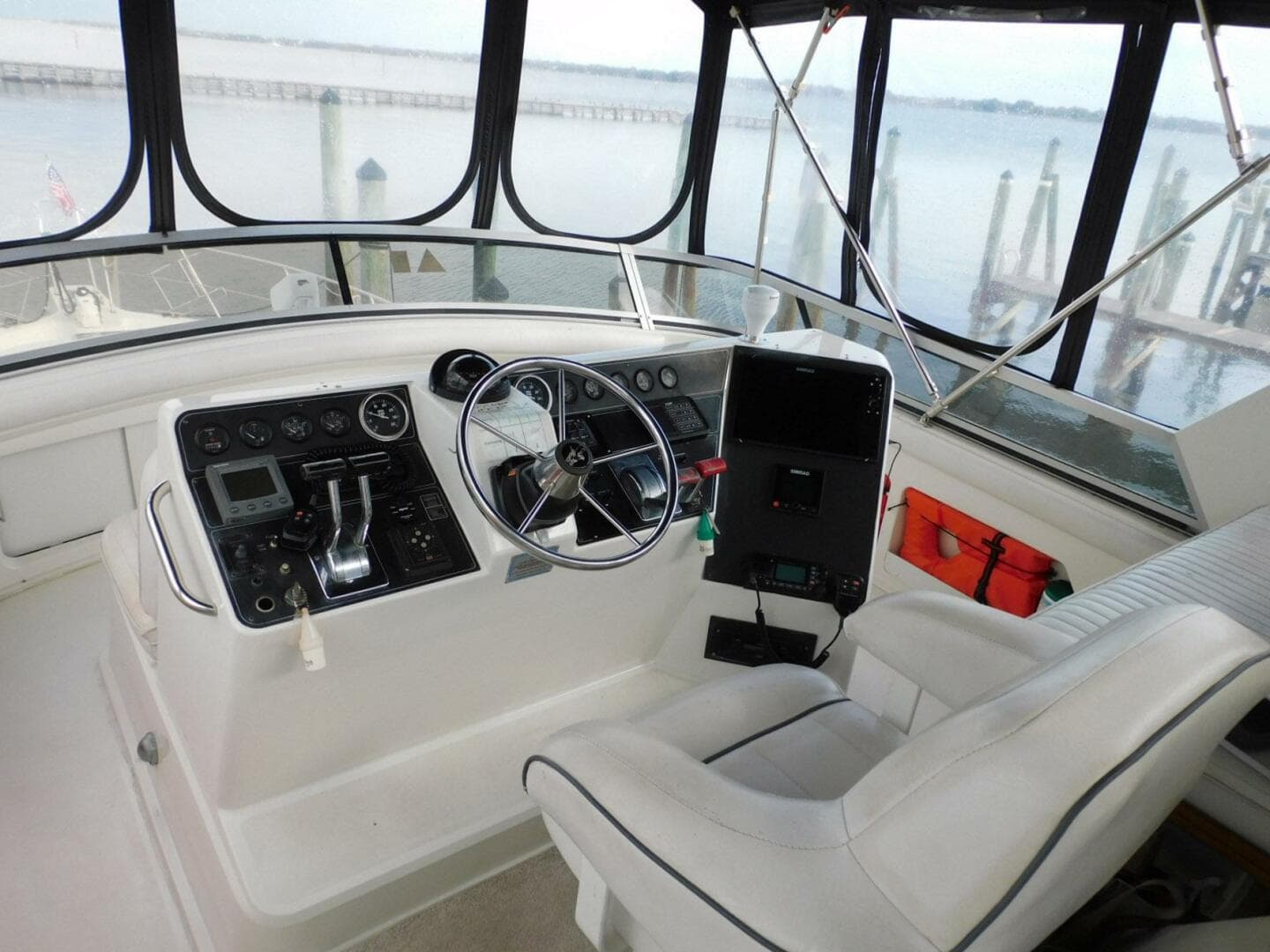 1993 Carver 445 Aft Cabin Motor Yacht