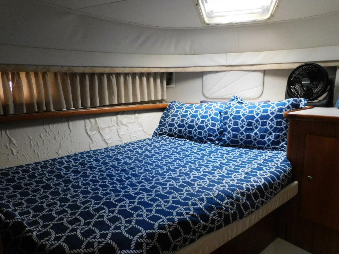 1993 Carver 445 Aft Cabin Motor Yacht