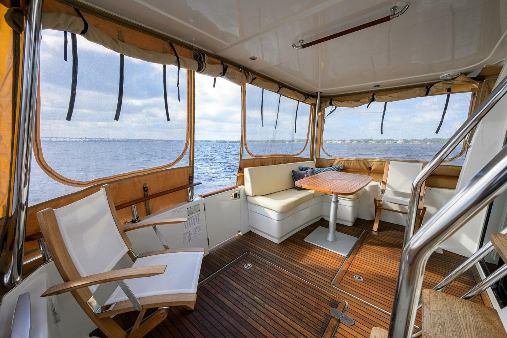 Beneteau 44 Stellar Seascape  - Aft Deck, Dining and Seating