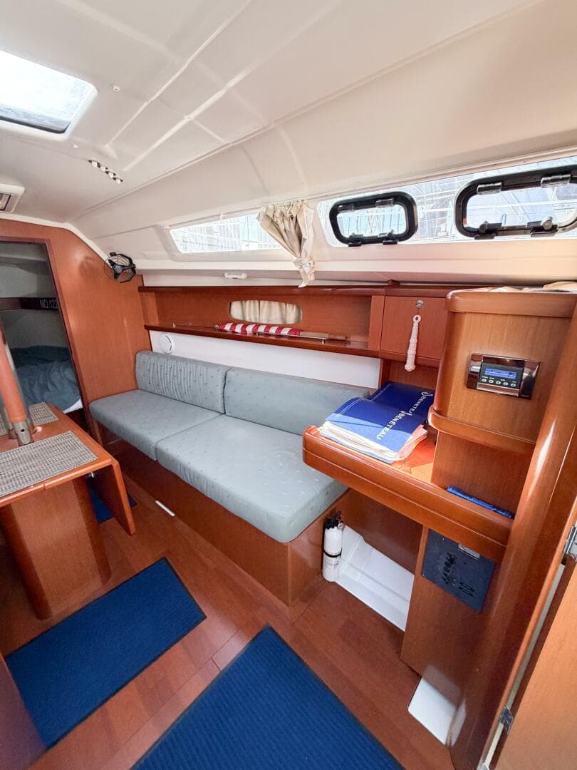 2009 Beneteau Oceanis 31