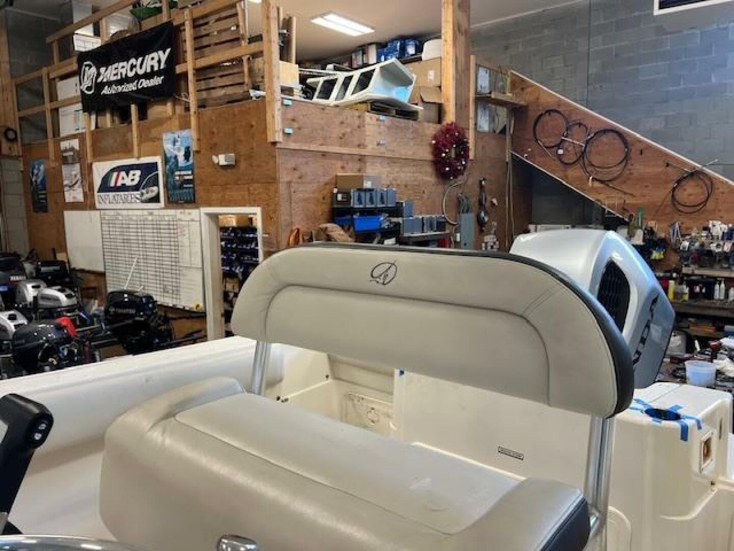 2023 Sailfish 220 CC