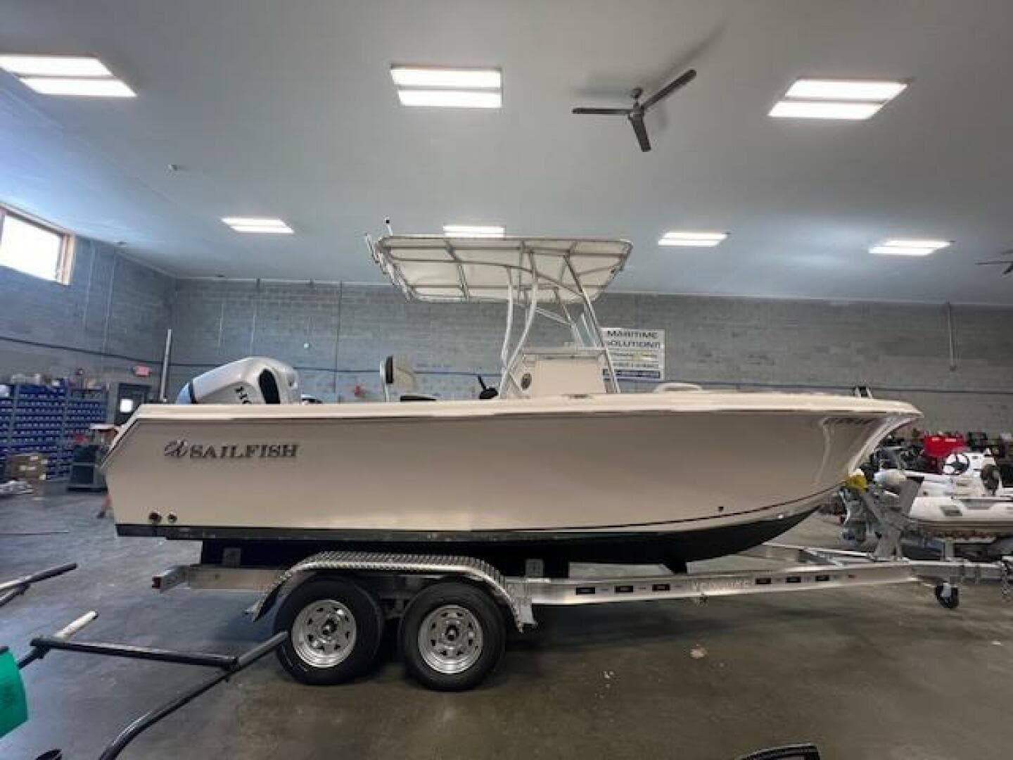 2023 Sailfish 220 CC