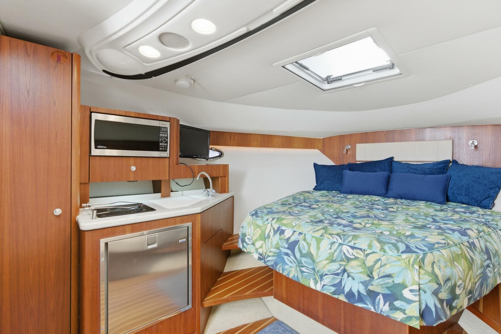 Tiara 31 Serenity- Cabin