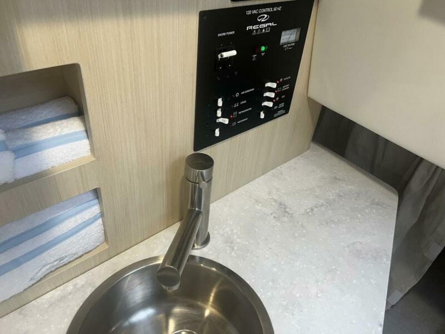 2024 Regal 26 Express