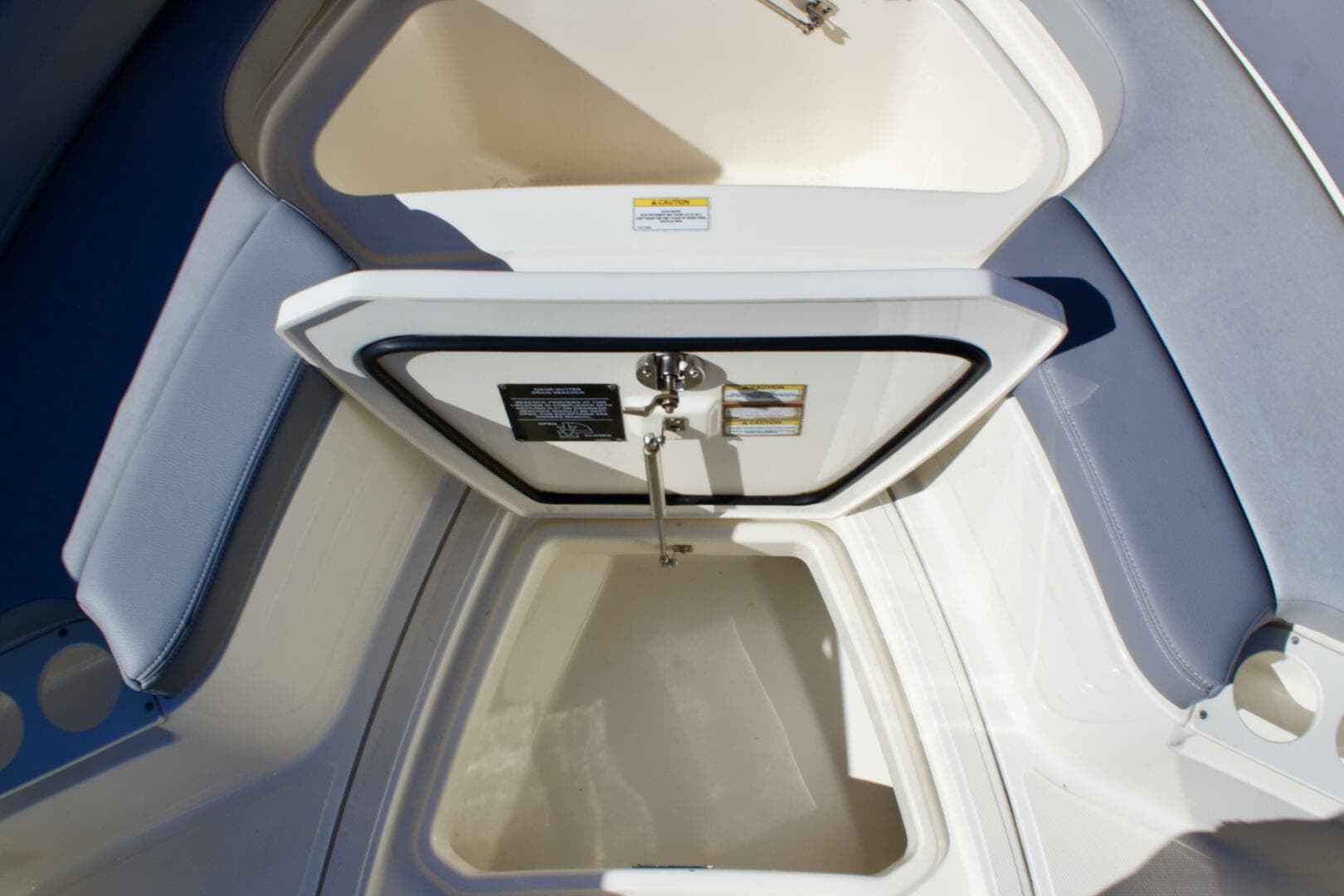 2022 Boston Whaler 230 Outrage