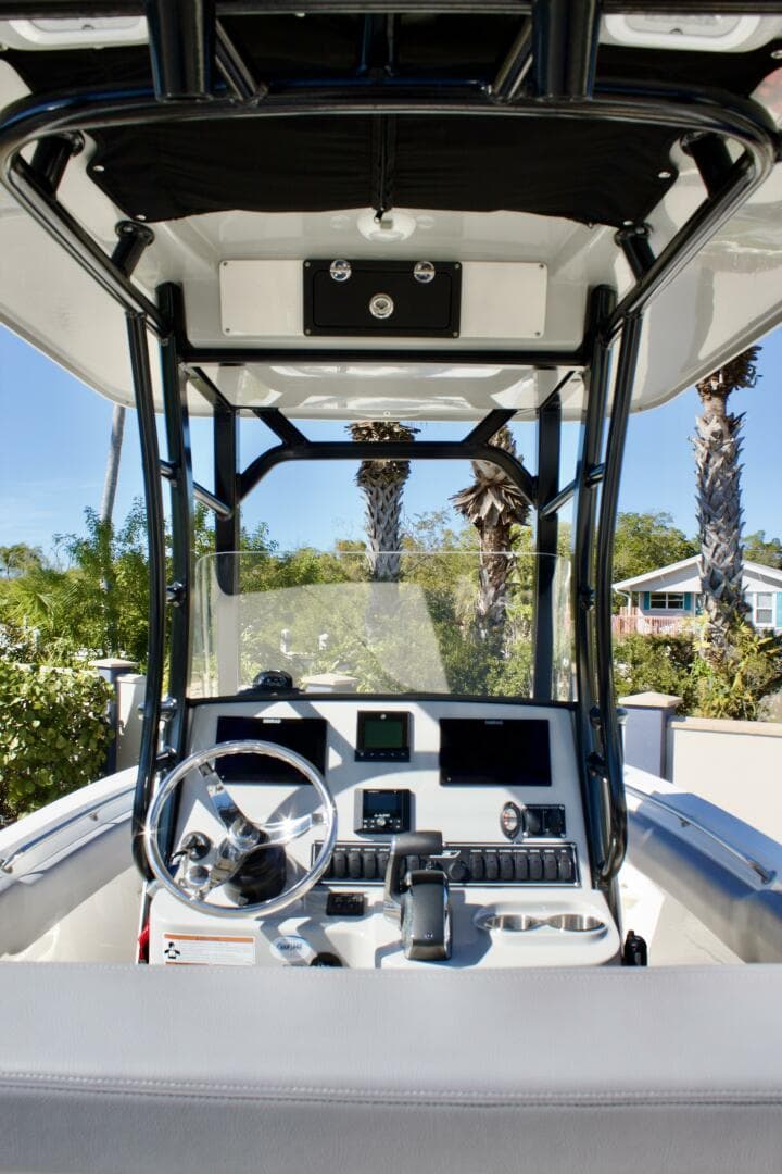 2022 Boston Whaler 230 Outrage