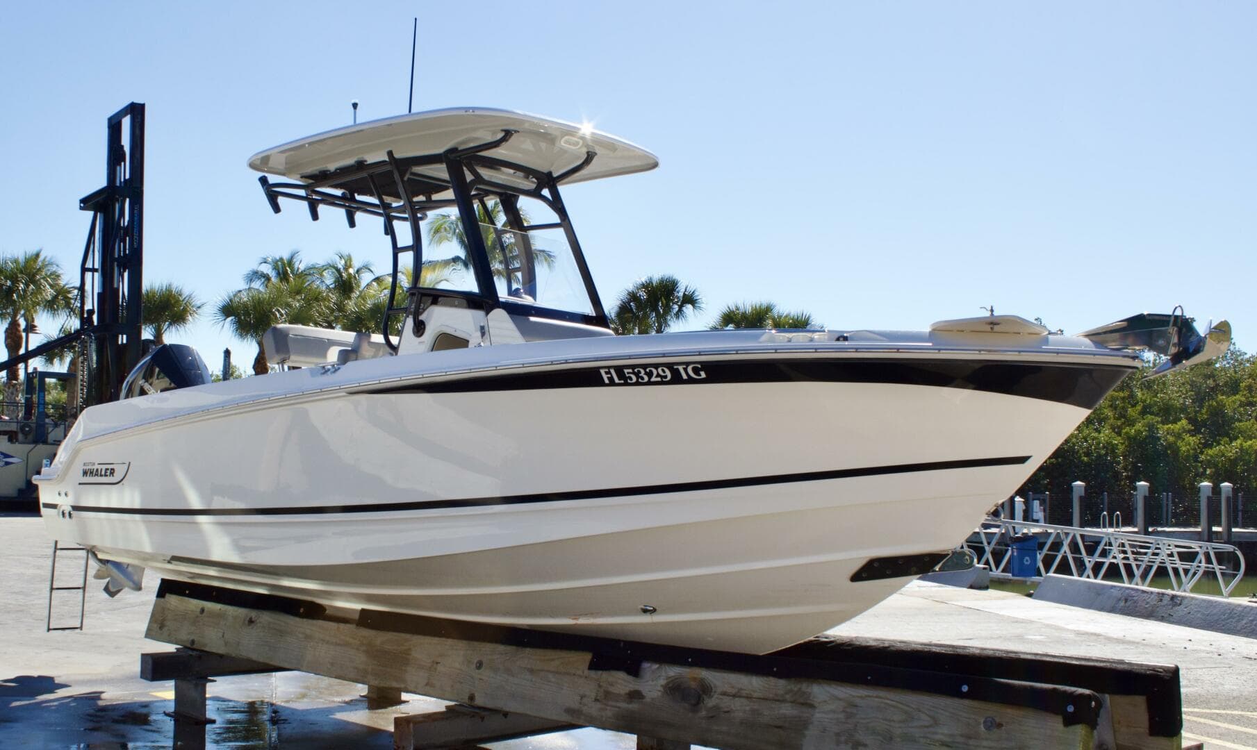 2022 Boston Whaler 230 Outrage