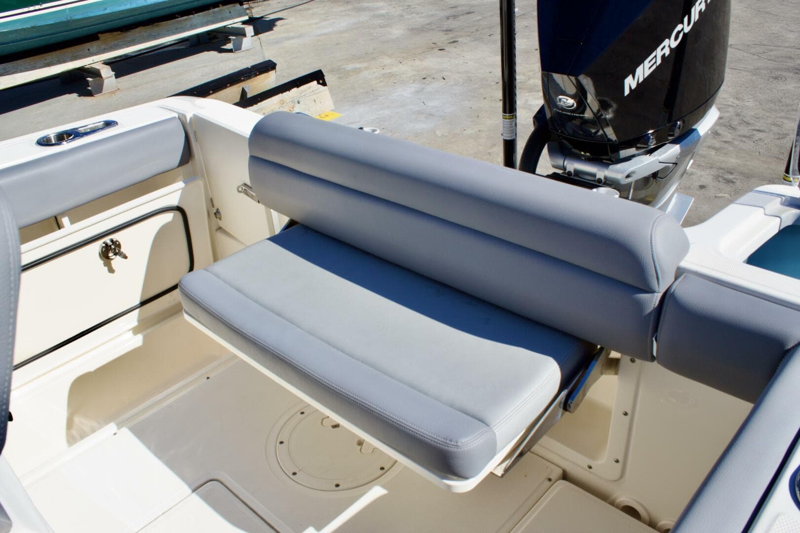 2022 Boston Whaler 230 Outrage