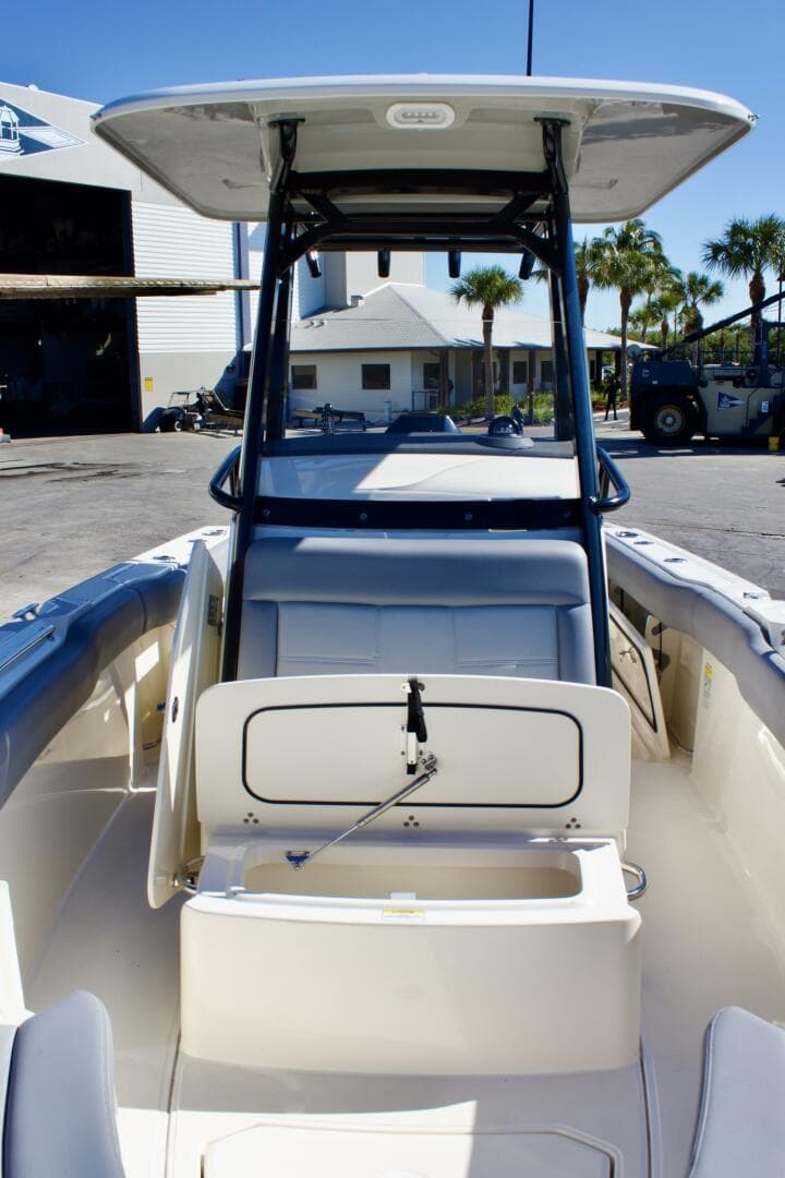 2022 Boston Whaler 230 Outrage