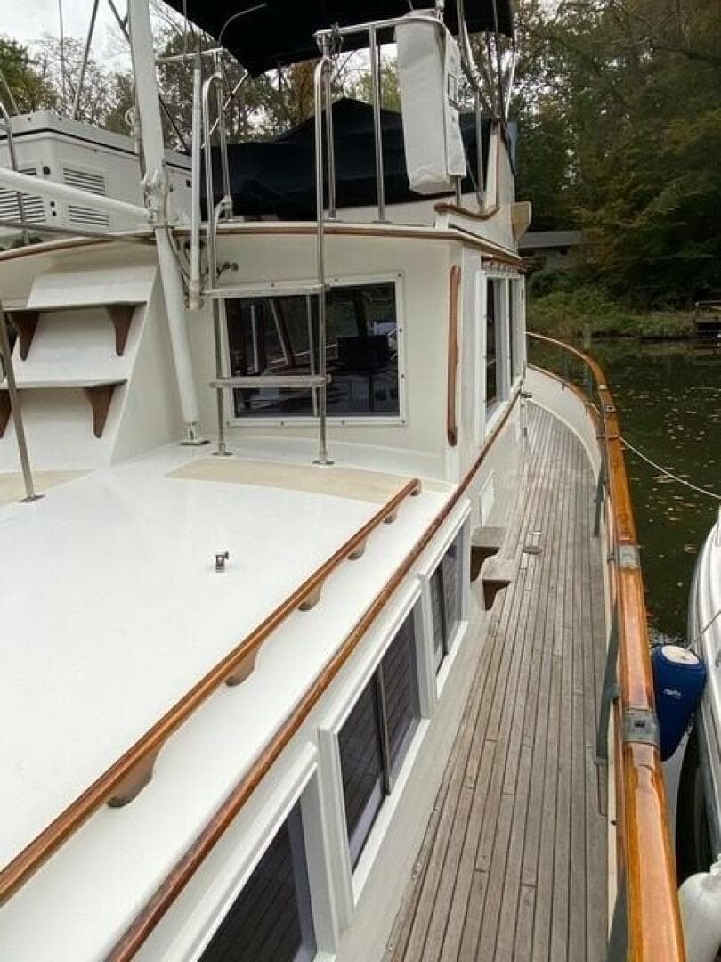 1981 Grand Banks 