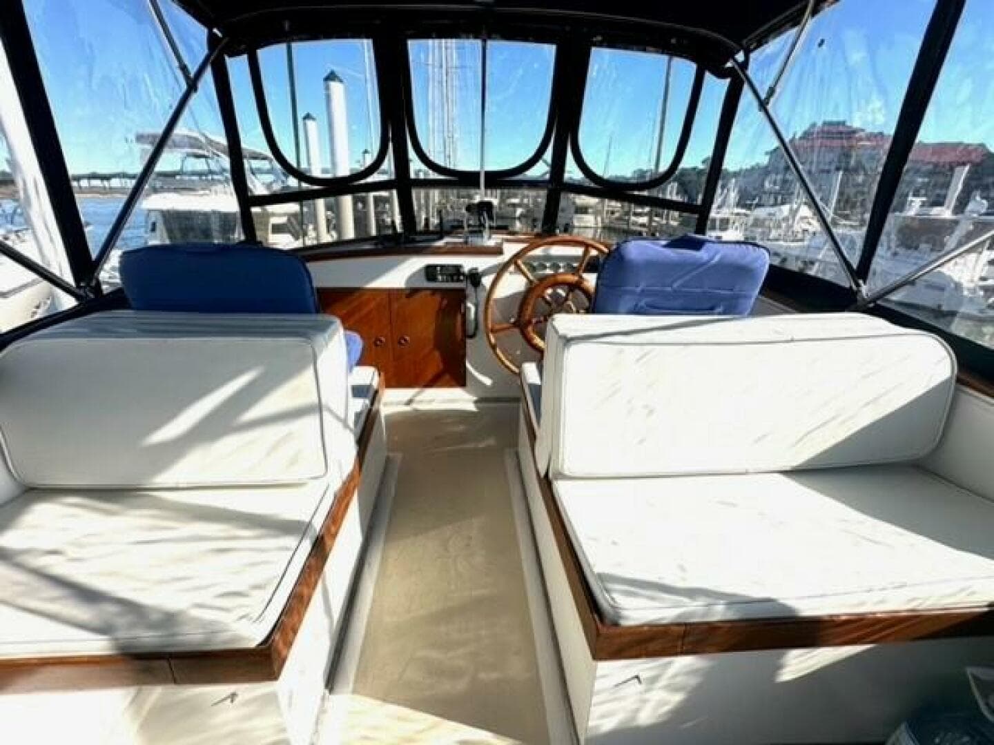 1981 Grand Banks 
