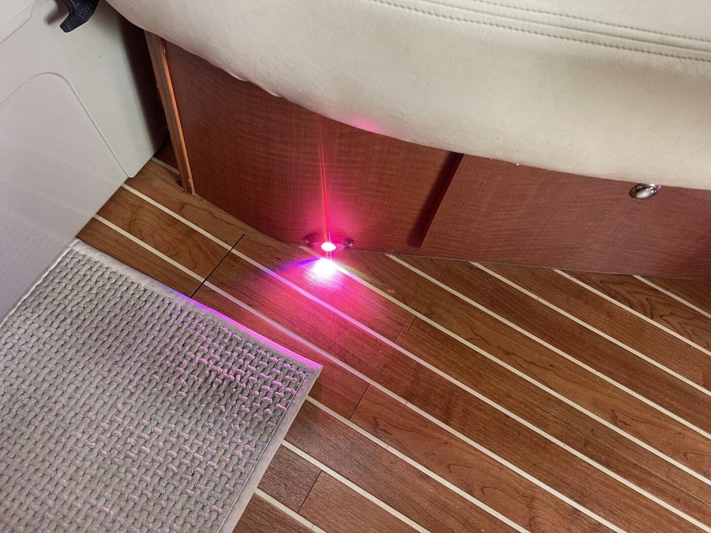 2004 Sea Ray Sundancer 320