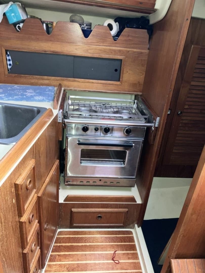 1986 Pearson 33-2