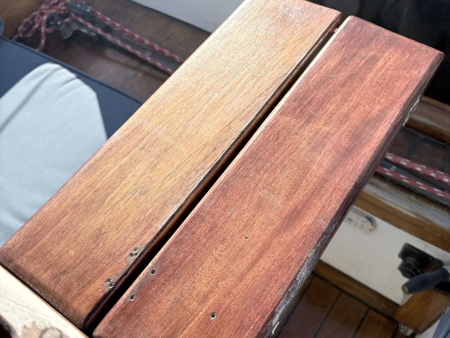 cockpit table closed