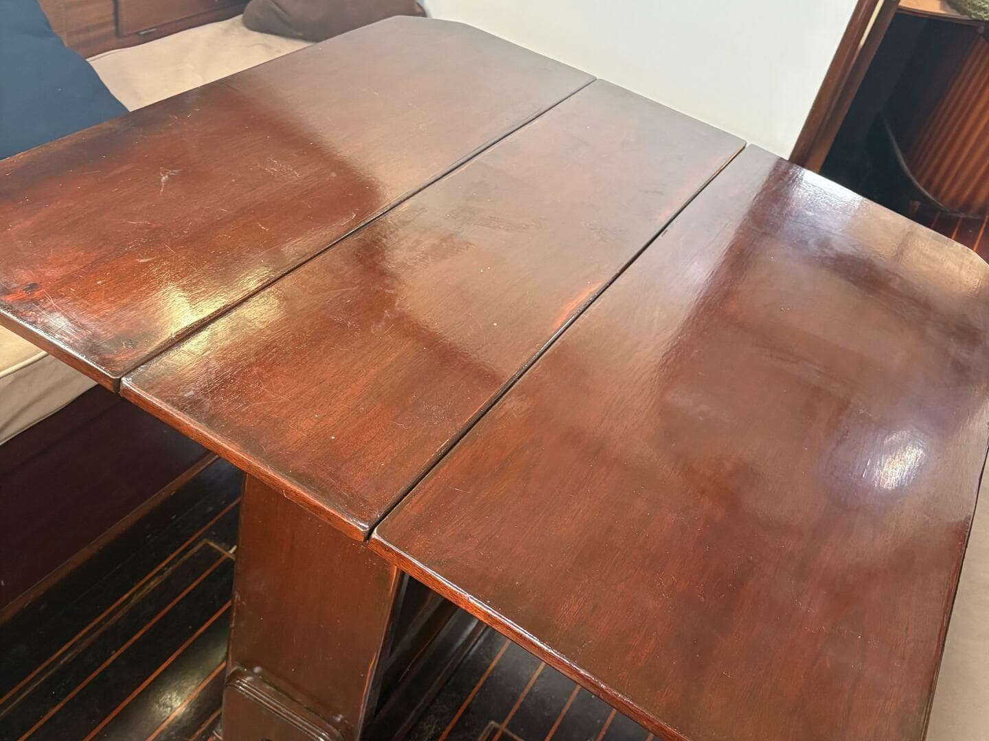 cockpit table extended