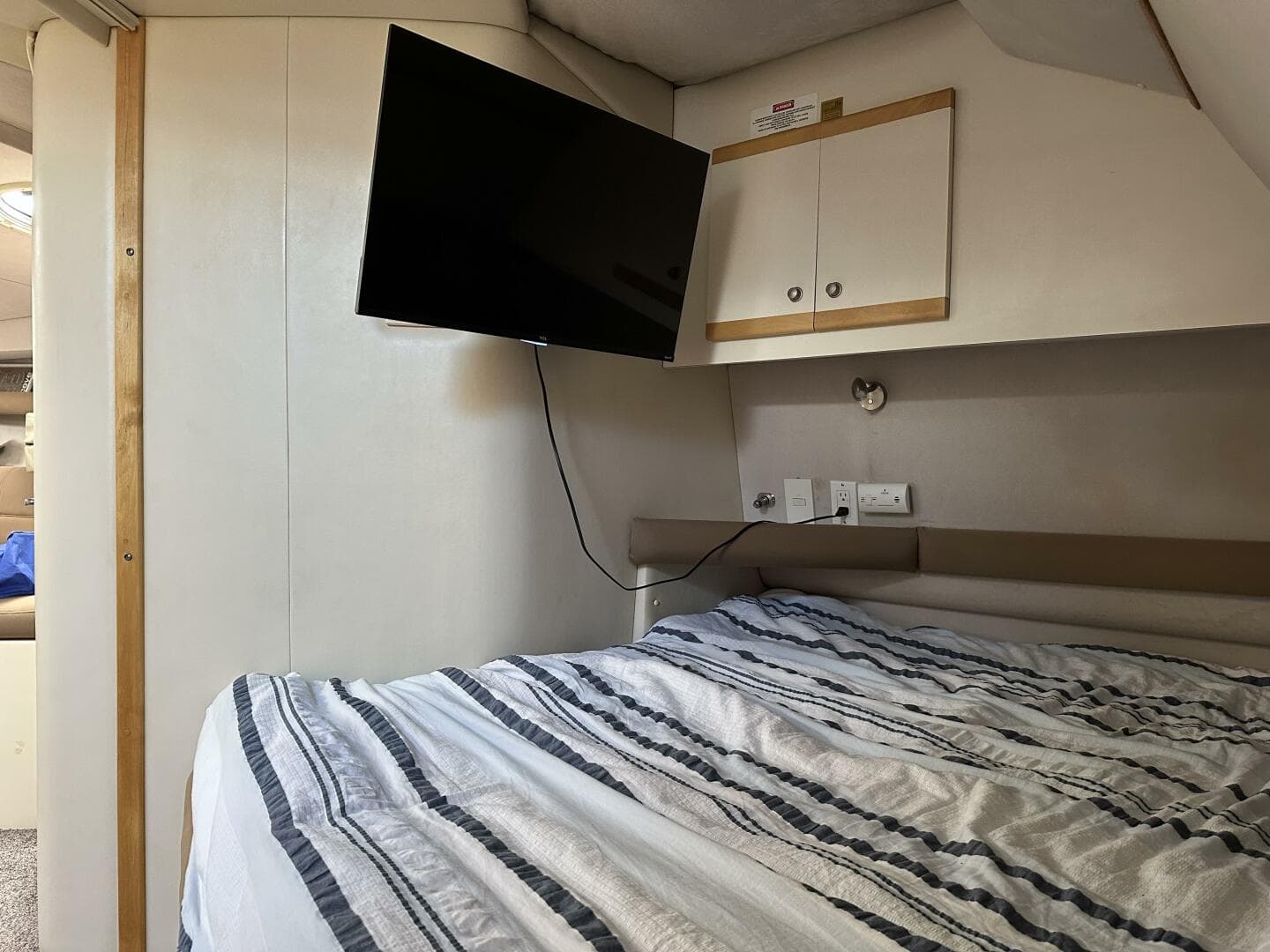 1995 Cruisers 3570 Esprit