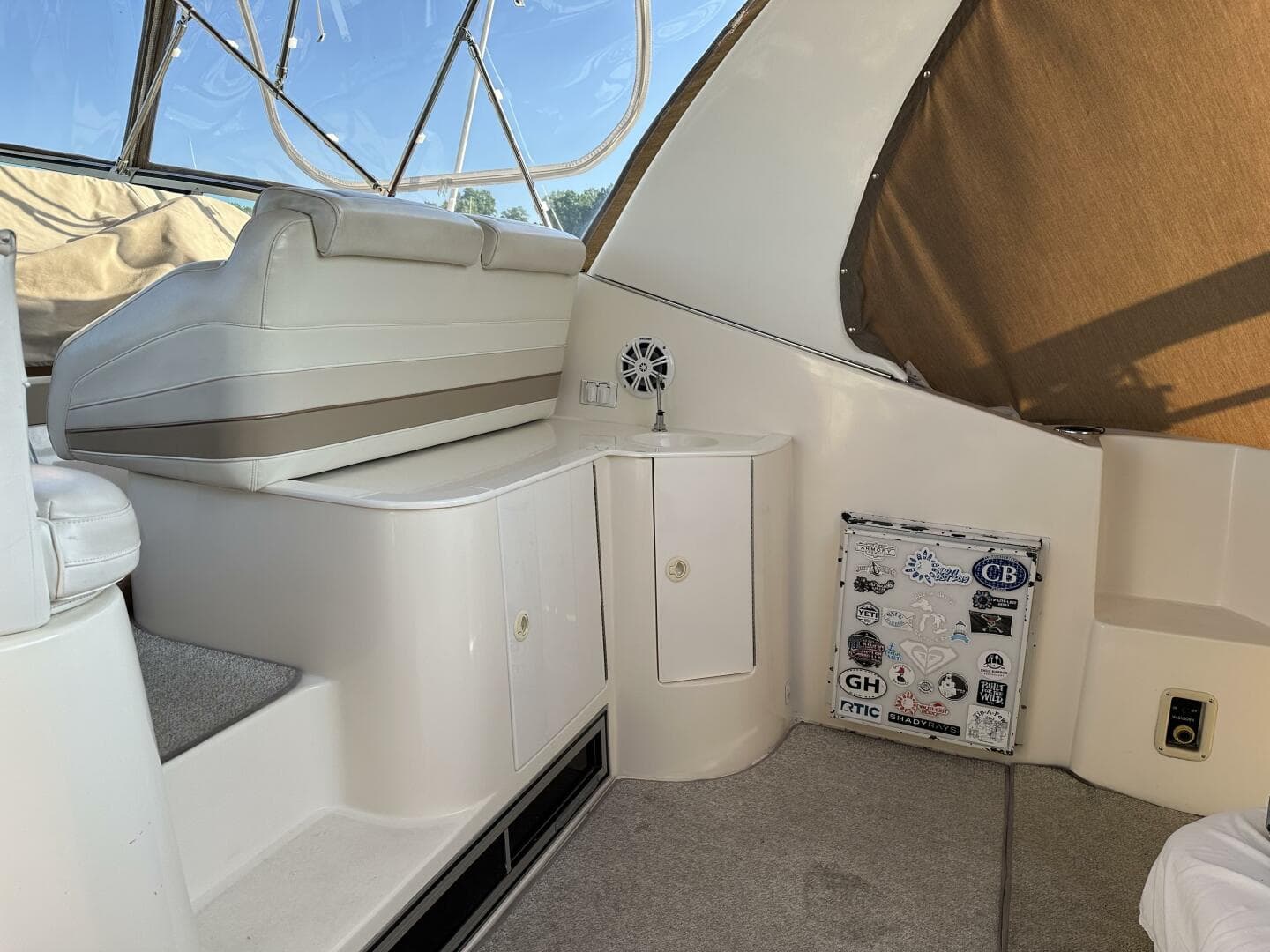 1995 Cruisers 3570 Esprit