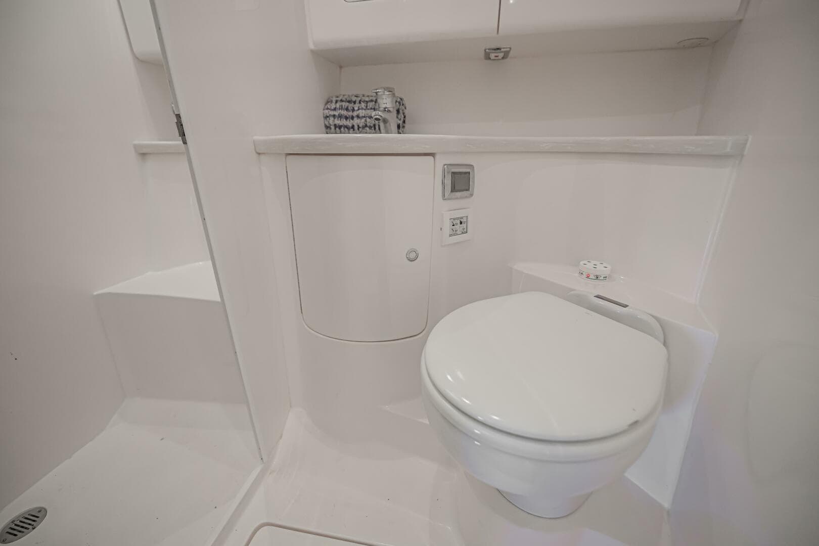 2018 Intrepid 407 Cuddy