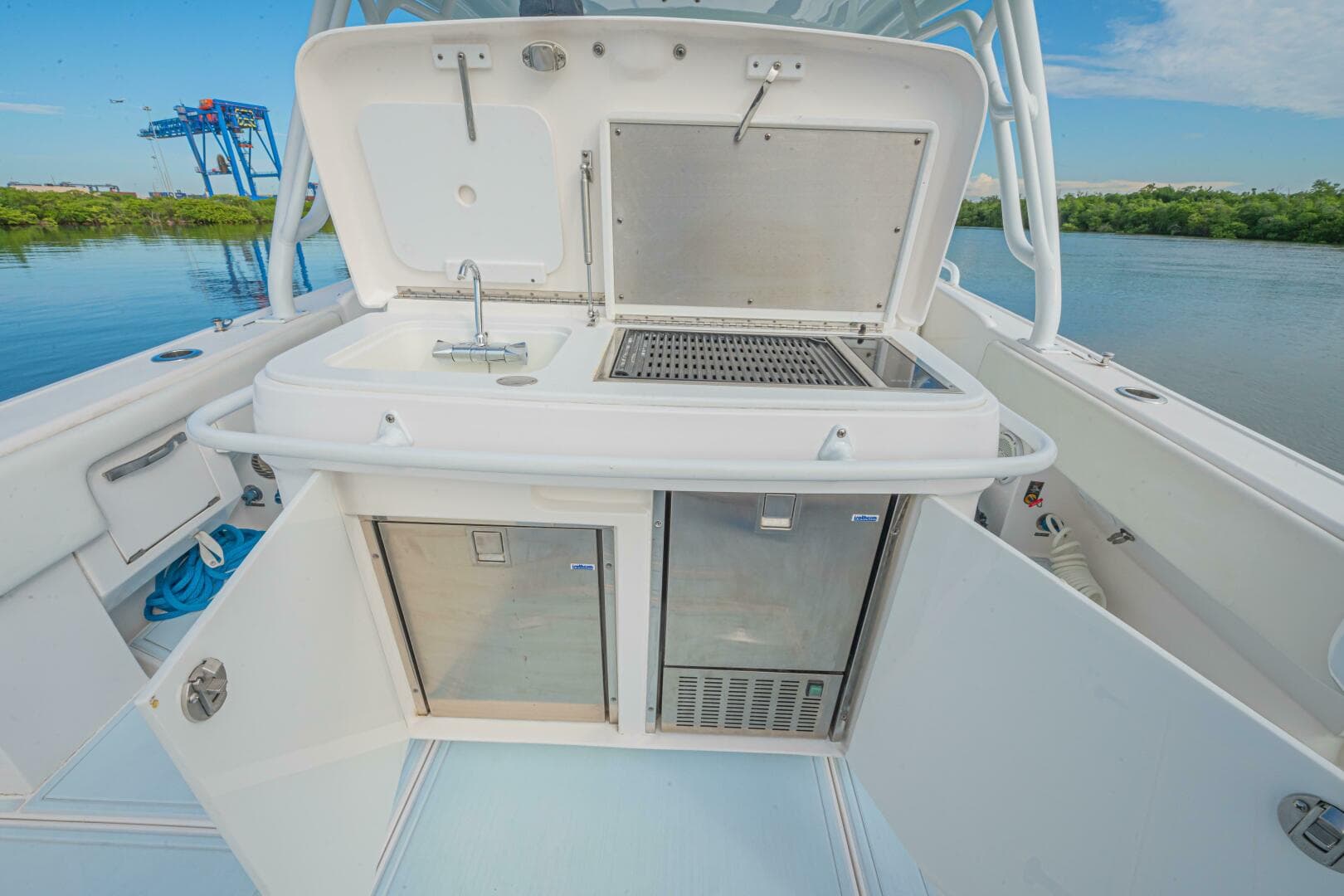 2018 Intrepid 407 Cuddy