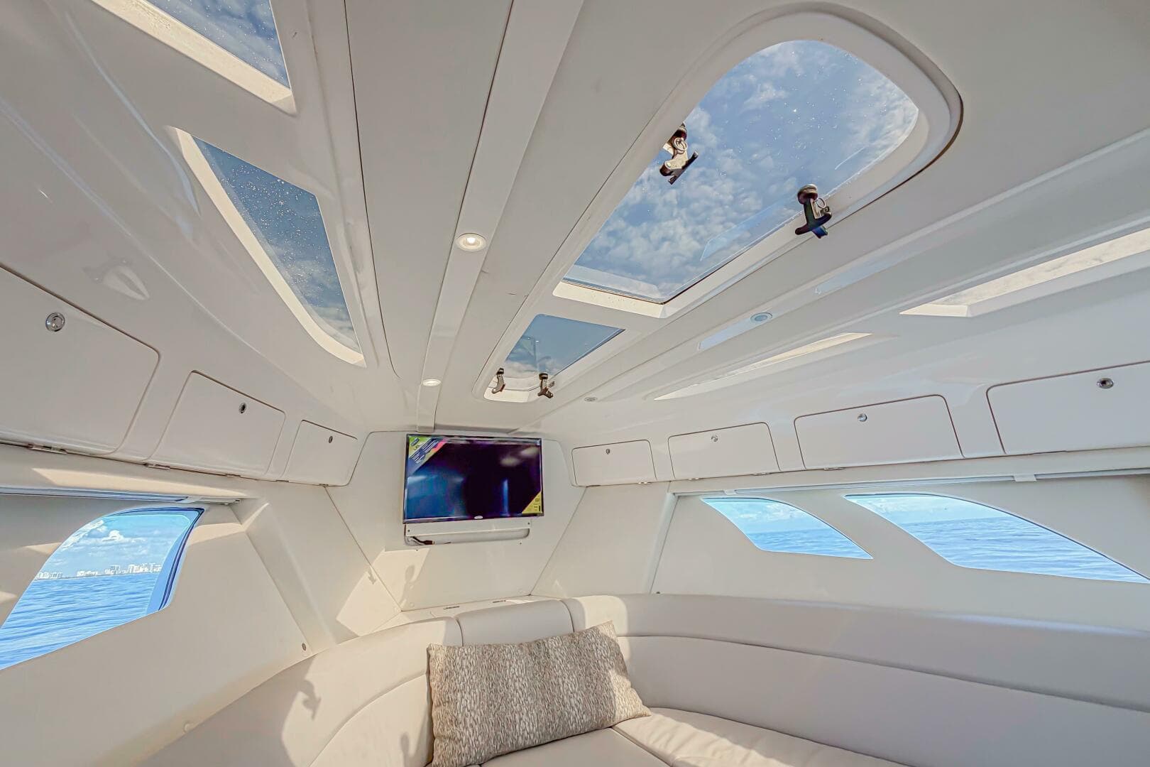 2018 Intrepid 407 Cuddy