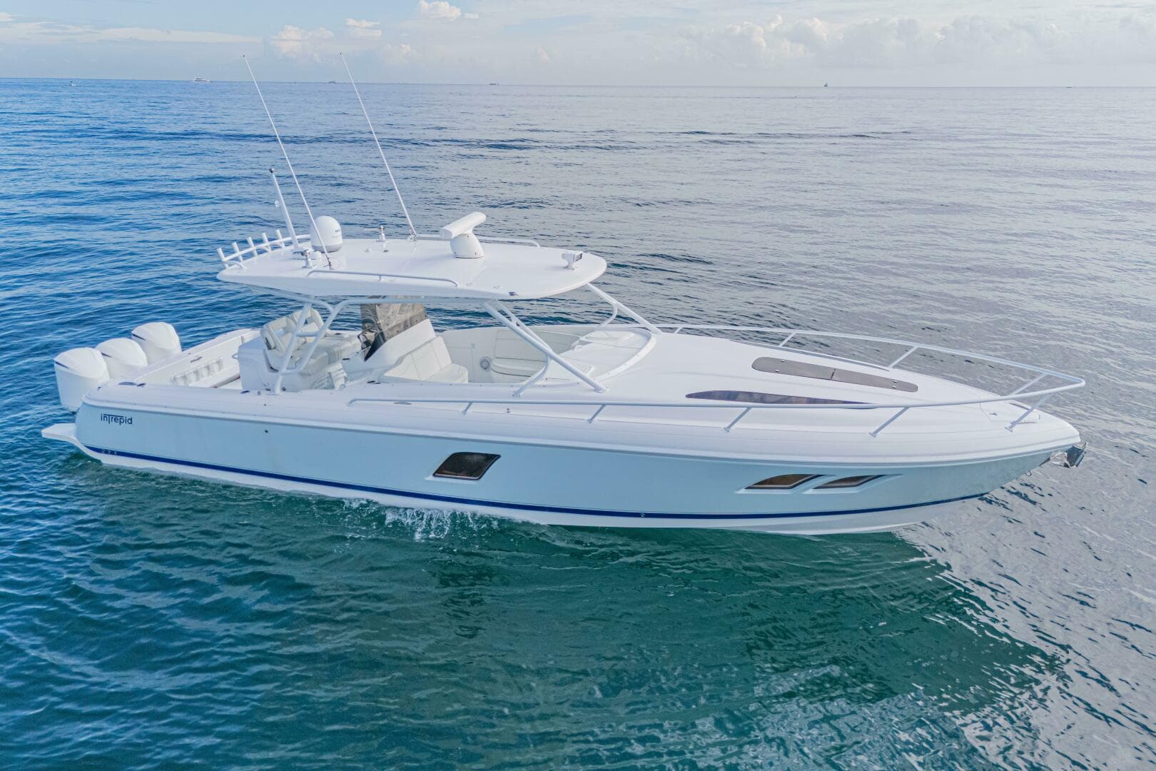 2018 Intrepid 407 Cuddy