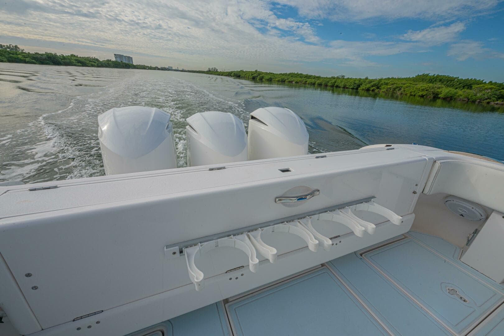 2018 Intrepid 407 Cuddy