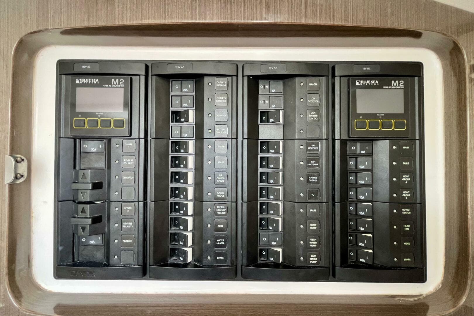 2018 Intrepid 407 Cuddy