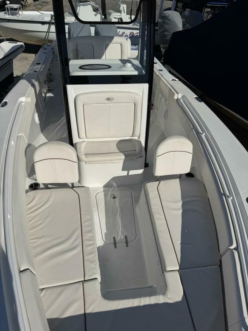 2022 Sea Hunt 27 Gamefish Forward Seating
