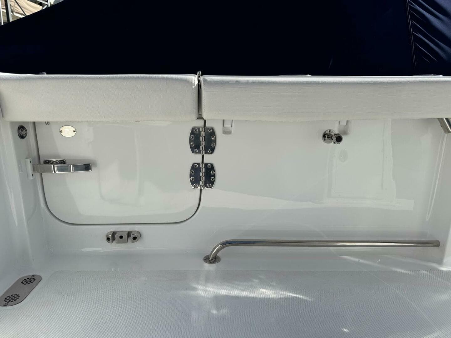 2022 Sea Hunt 27 Gamefish Forward Seating