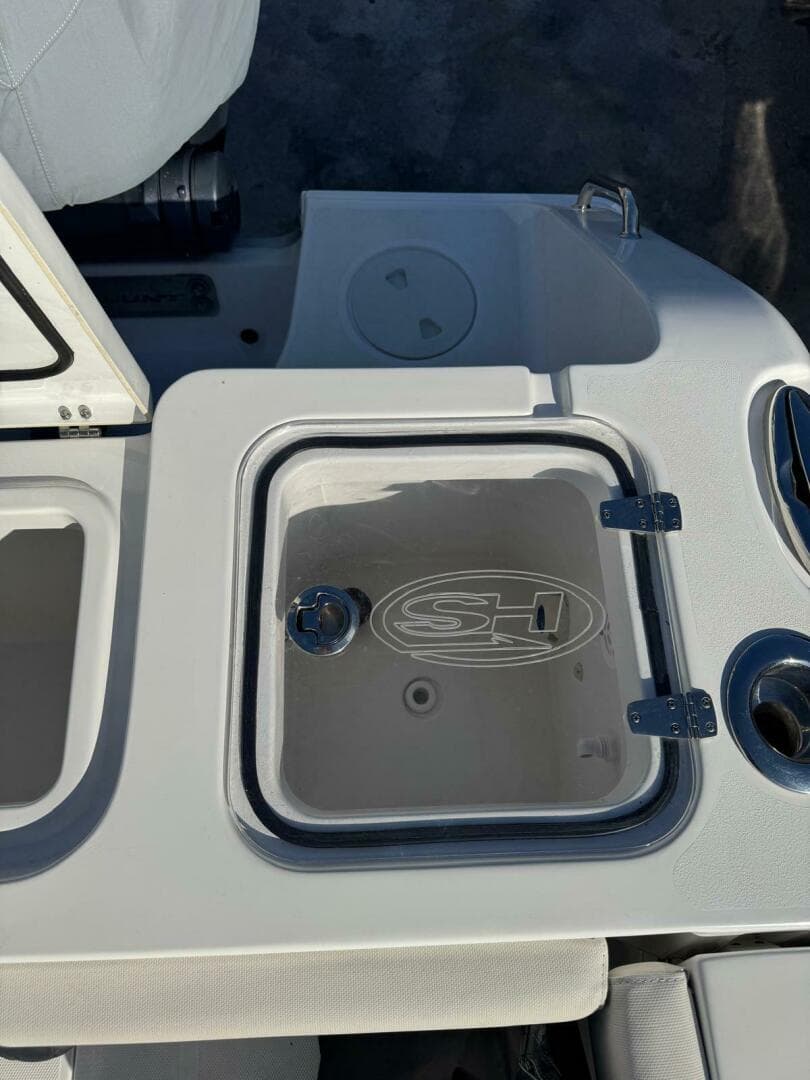2022 Sea Hunt 27 Gamefish Forward Seating