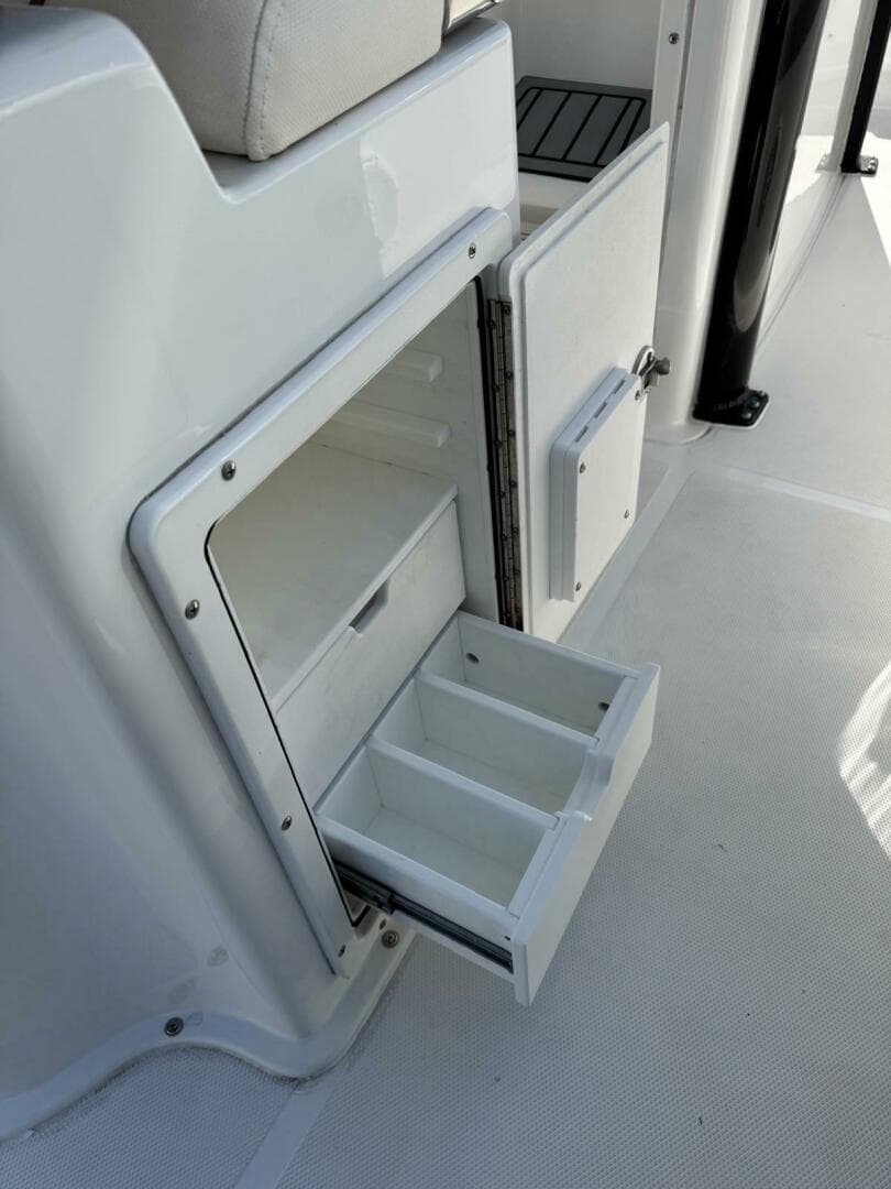 2022 Sea Hunt 27 Gamefish Forward Seating