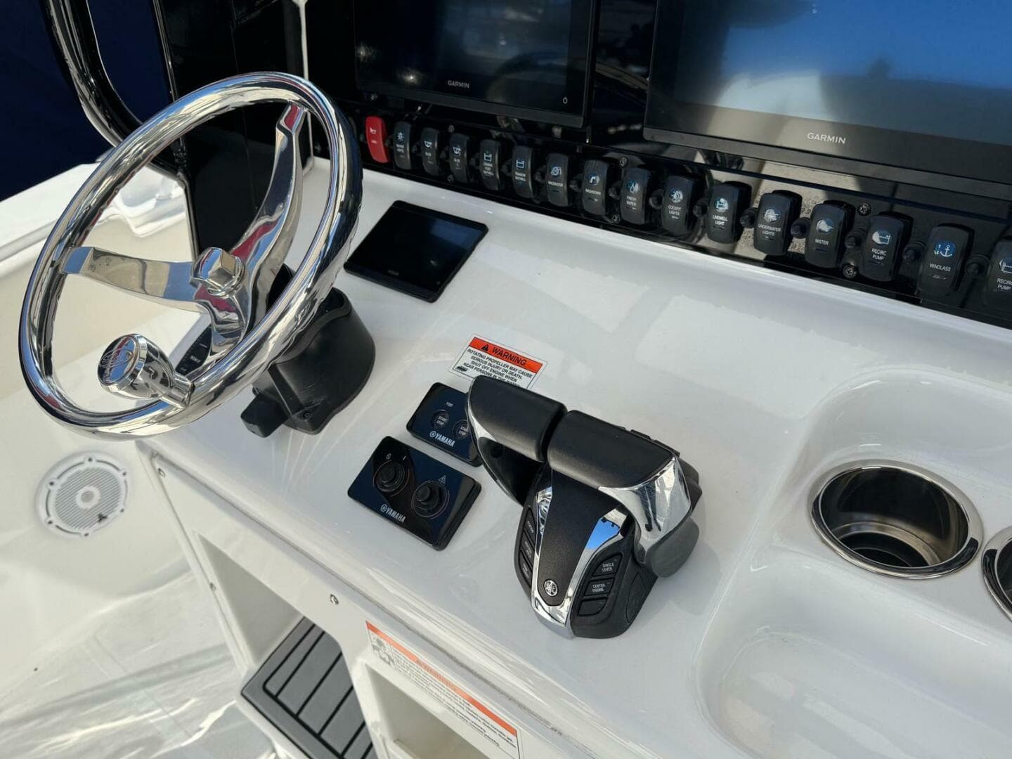 2022 Sea Hunt 27 Gamefish Forward Seating