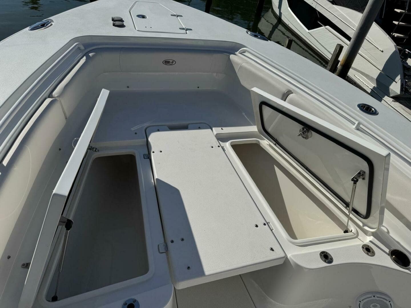 2022 Sea Hunt 27 Gamefish Forward Seating
