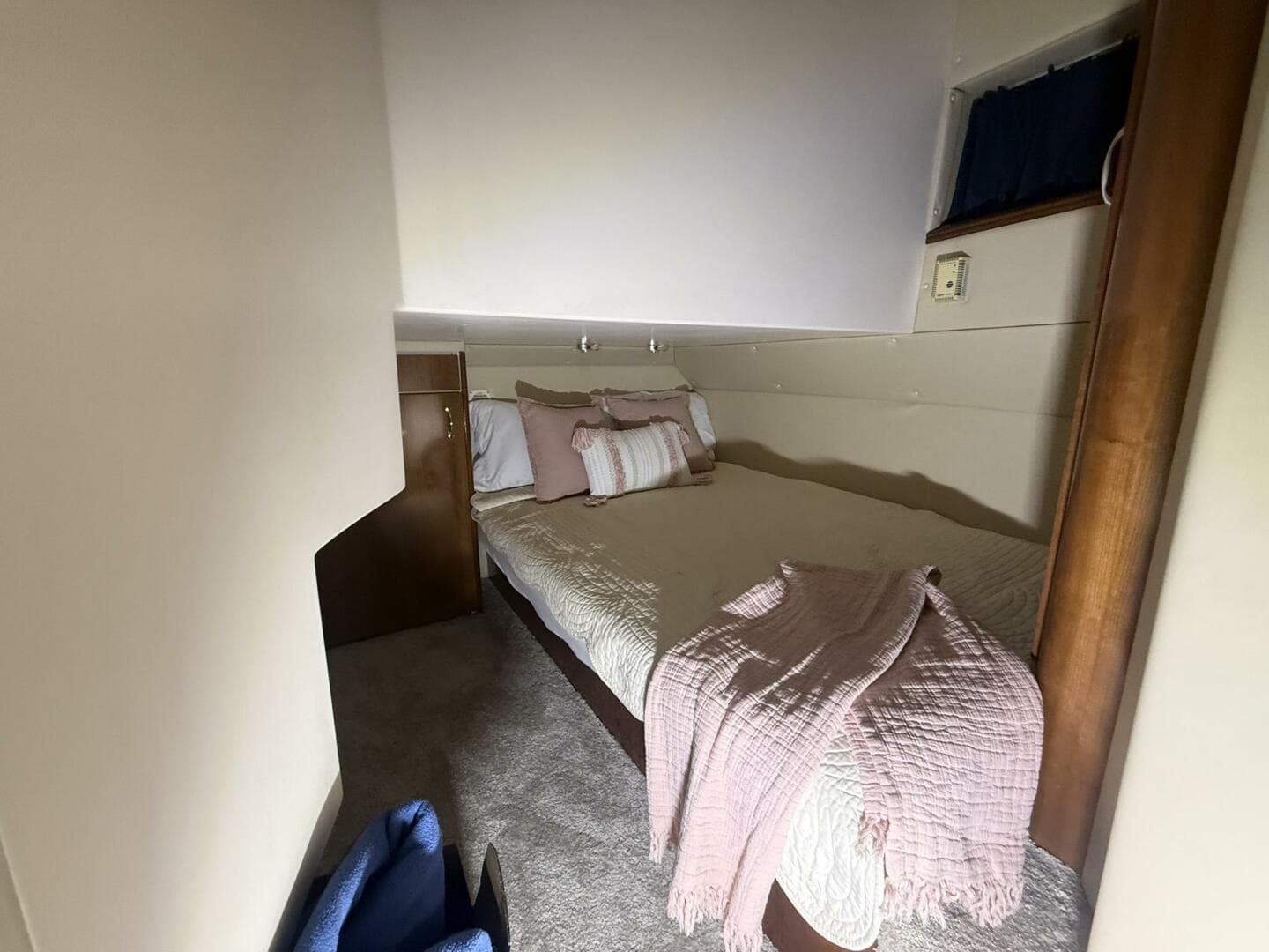 2004 Carver 460 voyager