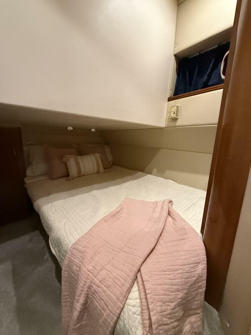 2004 Carver 460 voyager